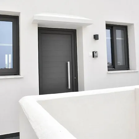 The Room, 14, Leda Gardens דירה Paphos